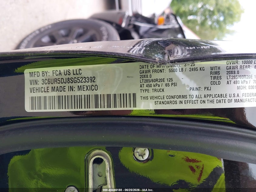 2025 Ram 2500 VIN 3C6UR5DJ8SG523392 IAAI salvage auction — SIDE, Salvage Title, sold $12,800 on 2026-07-26 (photo 9)