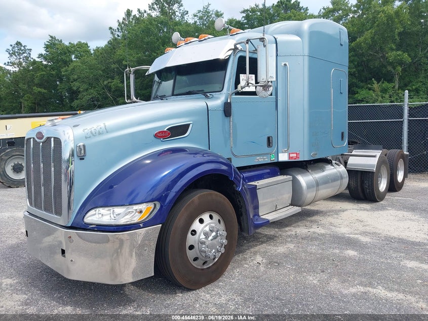 2009 Peterbilt 386 VIN 1XPHD49X59D790401 IAAI salvage auction — UNKNOWN, Clear (South Carolina), sold $8,000 on 2026-07-08 (photo 2)
