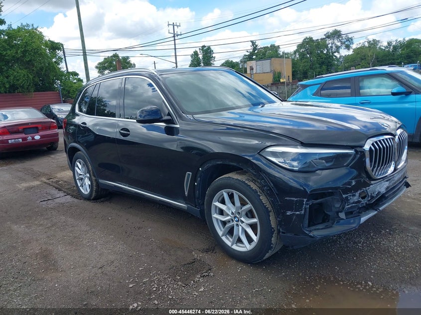 2019 BMW X5 VIN 5UXCR6C58KLL62428 IAAI salvage auction — FRONT END, Clear (Michigan), sold $17,650 on 2026-07-16 (photo 1)