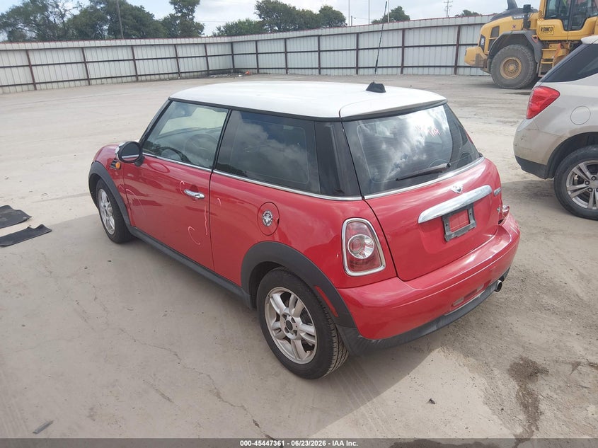 2012 Mini Cooper VIN WMWSU3C52CT257733 IAAI salvage auction — RIGHT SIDE, Original (Texas), sold $225 on 2026-08-29 (photo 3)