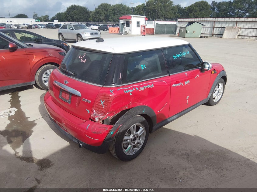 2012 Mini Cooper VIN WMWSU3C52CT257733 IAAI salvage auction — RIGHT SIDE, Original (Texas), sold $225 on 2026-08-29 (photo 4)