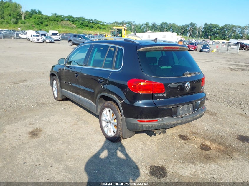 2017 Volkswagen Tiguan VIN WVGSV7AX0HK003846 IAAI salvage auction — NORMAL WEAR, Clear (New Jersey), sold $550 on 2026-07-30 (photo 3)