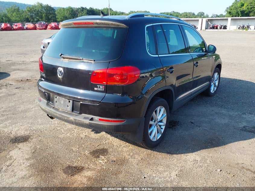 2017 Volkswagen Tiguan VIN WVGSV7AX0HK003846 IAAI salvage auction — NORMAL WEAR, Clear (New Jersey), sold $550 on 2026-07-30 (photo 4)