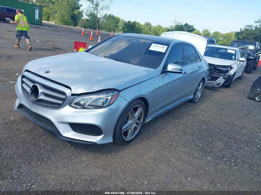 2016 Mercedes-benz E-klasse VIN WDDHF8JB0GB202485 IAAI salvage auction — REAR END, Salvage Title, sold $3,025 on 2026-08-18 (photo 2)