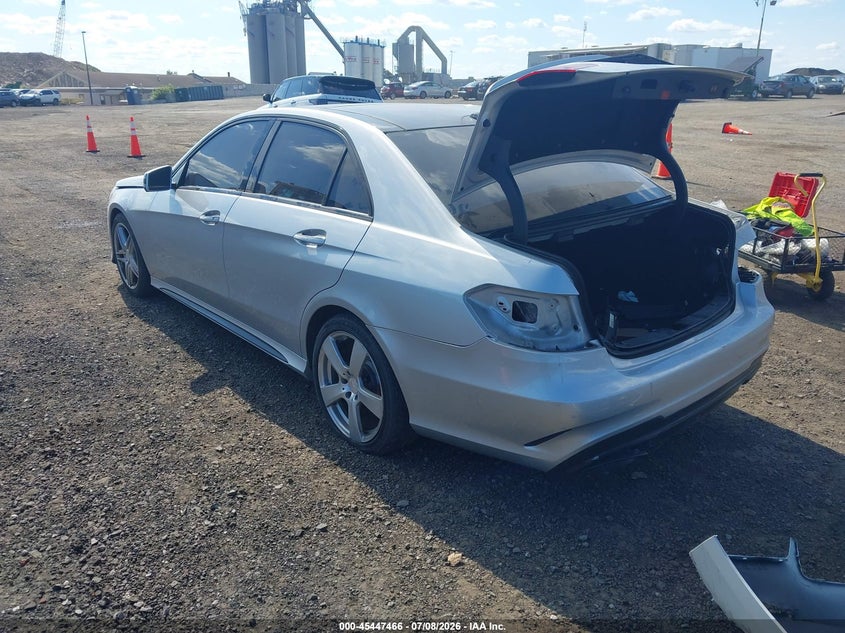 2016 Mercedes-benz E-klasse VIN WDDHF8JB0GB202485 IAAI salvage auction — REAR END, Salvage Title, sold $3,025 on 2026-08-18 (photo 3)