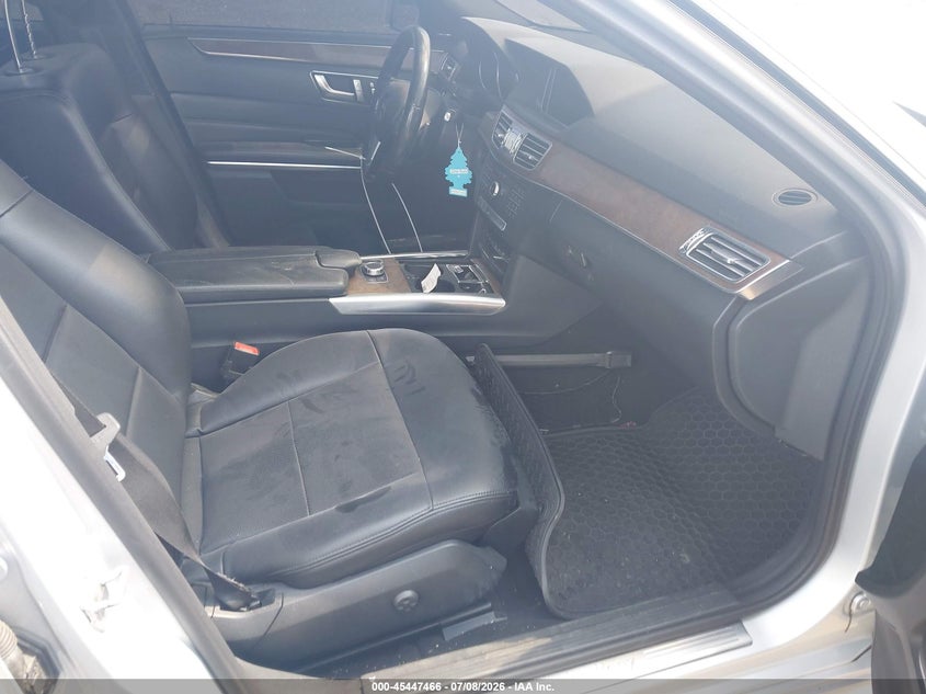 2016 Mercedes-benz E-klasse VIN WDDHF8JB0GB202485 IAAI salvage auction — REAR END, Salvage Title, sold $3,025 on 2026-08-18 (photo 5)
