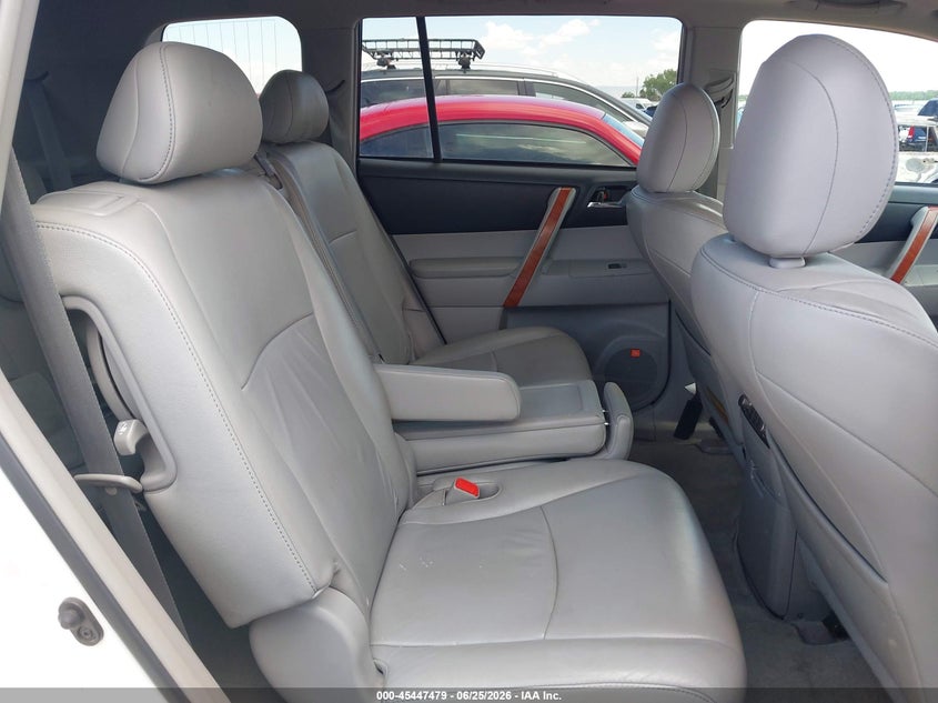2010 Toyota Highlander VIN 5TDDK3EH1AS029579 IAAI salvage auction — SIDE, Salvage (Colorado), sold $2,300 on 2026-07-29 (photo 8)