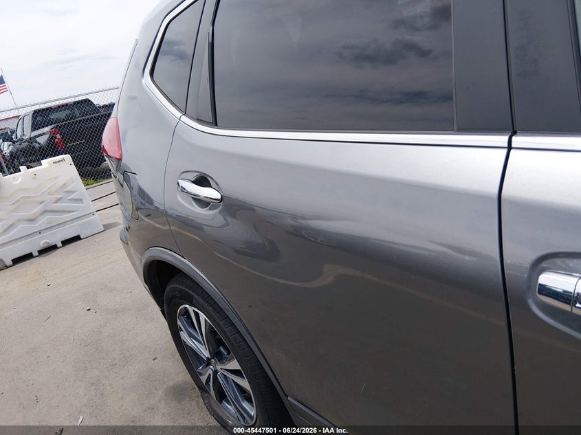 2019 Nissan Rogue VIN JN8AT2MTXKW258994 IAAI salvage auction — RIGHT SIDE, Salvage (North Carolina), sold $2,000 on 2026-07-25 (photo 6)