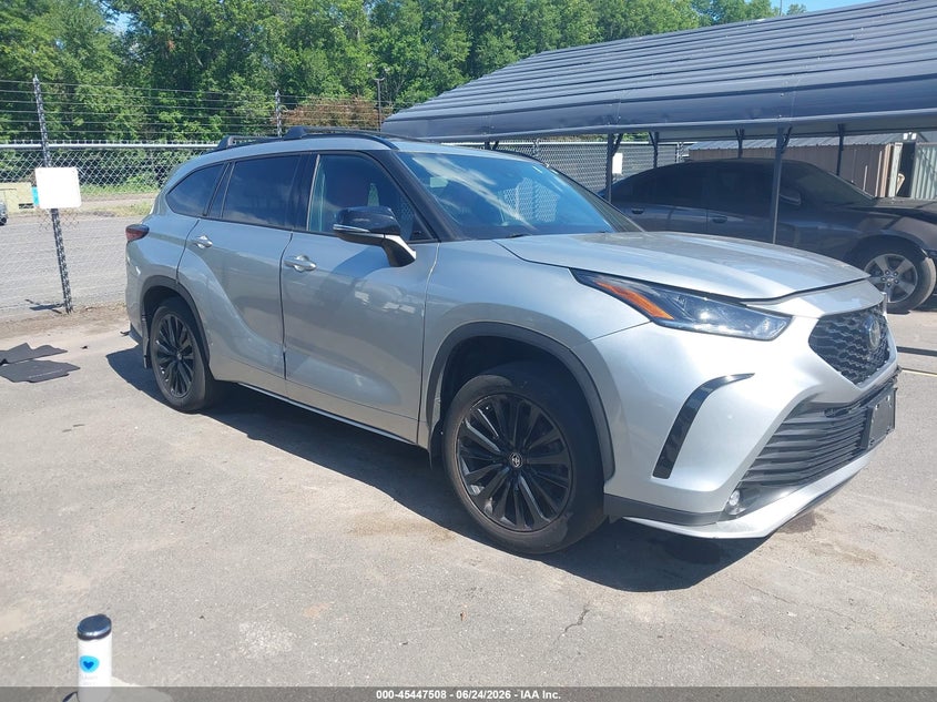 2024 Toyota Highlander VIN 5TDKDRBH4RS569786 IAAI salvage auction — LEFT FRONT, Salvage Title, sold $12,500 on 2026-08-02 (photo 1)