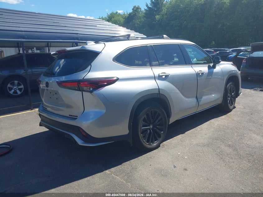 2024 Toyota Highlander VIN 5TDKDRBH4RS569786 IAAI salvage auction — LEFT FRONT, Salvage Title, sold $12,500 on 2026-08-02 (photo 4)