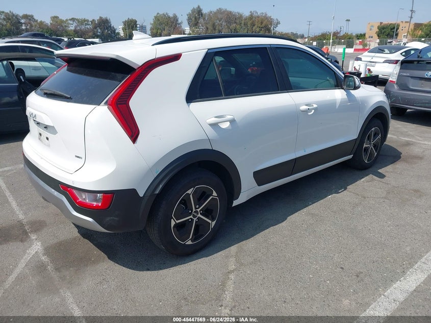 2025 Kia Niro VIN KNDCR3LE0S5307153 IAAI salvage auction — LEFT SIDE, Salvage Title, sold $7,700 on 2026-07-30 (photo 4)