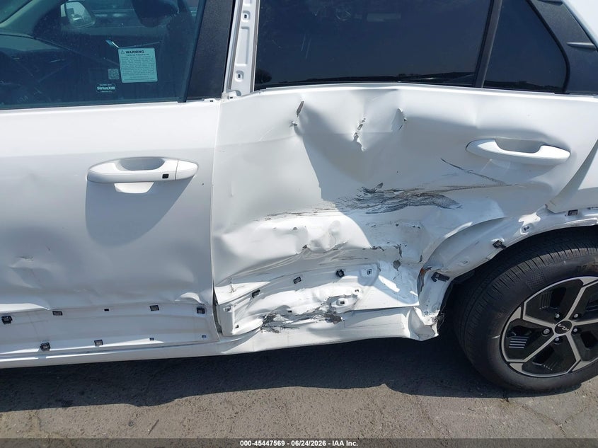 2025 Kia Niro VIN KNDCR3LE0S5307153 IAAI salvage auction — LEFT SIDE, Salvage Title, sold $7,700 on 2026-07-30 (photo 6)