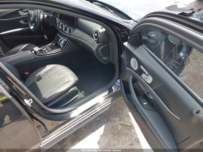 2017 Mercedes-benz E-klasse VIN WDDZF4JB5HA039580 IAAI salvage auction — FRONT END, Salvage Title, sold $4,250 on 2026-08-14 (photo 5)