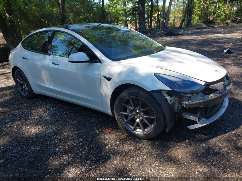 2022 Tesla Model 3 VIN 5YJ3E1EB9NF112836 IAAI salvage auction — FRONT END, Salvage Title, sold $9,550 on 2026-07-16 (photo 1)