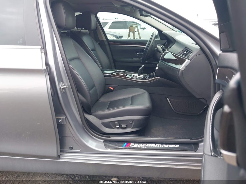 2012 BMW 5 series VIN WBAXG5C54CDX03190 IAAI salvage auction — NORMAL WEAR, Clear (New Jersey), sold $650 on 2026-07-29 (photo 5)