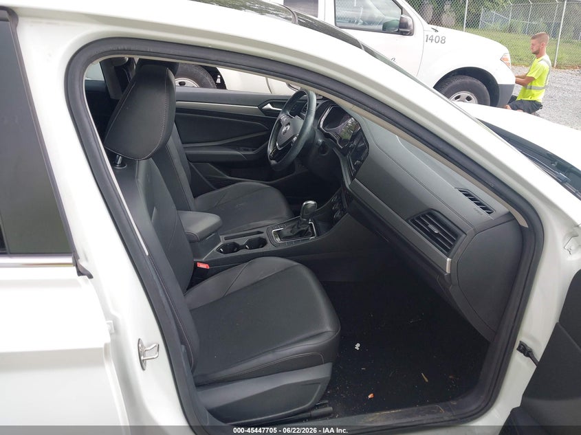 2019 Volkswagen Jetta VIN 3VWCB7BU5KM211949 IAAI salvage auction — FRONT END, Salvage Title, sold $3,050 on 2026-07-24 (photo 5)