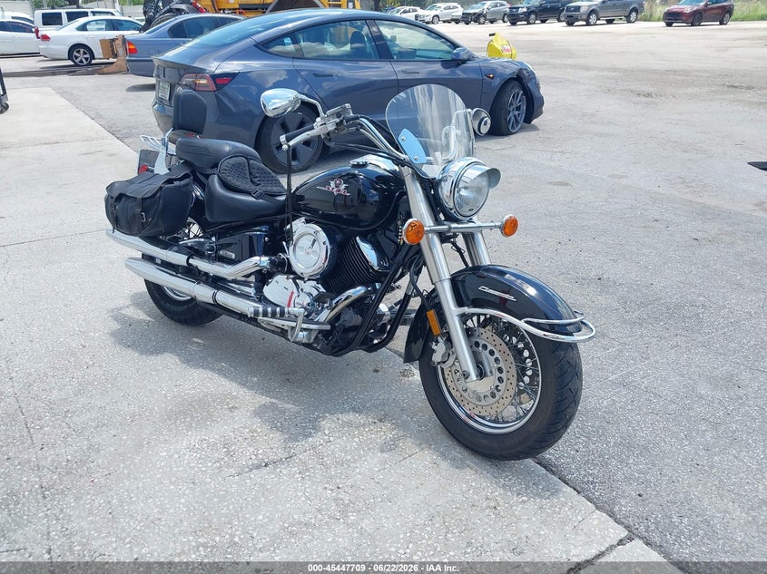 2001 Yamaha Xvs1100 VIN JYAVP11E01A011296 IAAI salvage auction — RIGHT FRONT, Rebuildable (Florida), sold $425 on 2026-07-21 (photo 1)