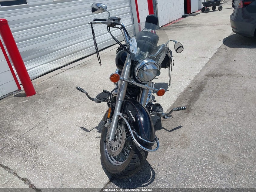 2001 Yamaha Xvs1100 VIN JYAVP11E01A011296 IAAI salvage auction — RIGHT FRONT, Rebuildable (Florida), sold $425 on 2026-07-21 (photo 5)