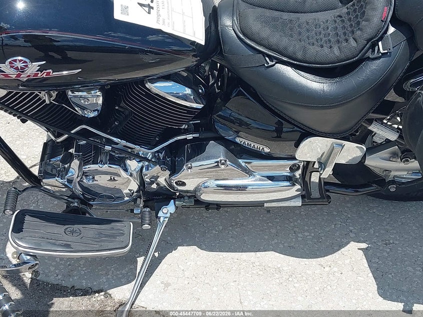 2001 Yamaha Xvs1100 VIN JYAVP11E01A011296 IAAI salvage auction — RIGHT FRONT, Rebuildable (Florida), sold $425 on 2026-07-21 (photo 9)