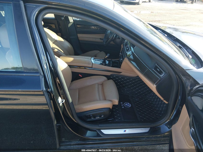 2014 BMW 7 series VIN WBAYE8C56ED135829 IAAI salvage auction — NORMAL WEAR, Clear-Dealer Only (Iowa), sold $1,550 on 2026-07-29 (photo 5)