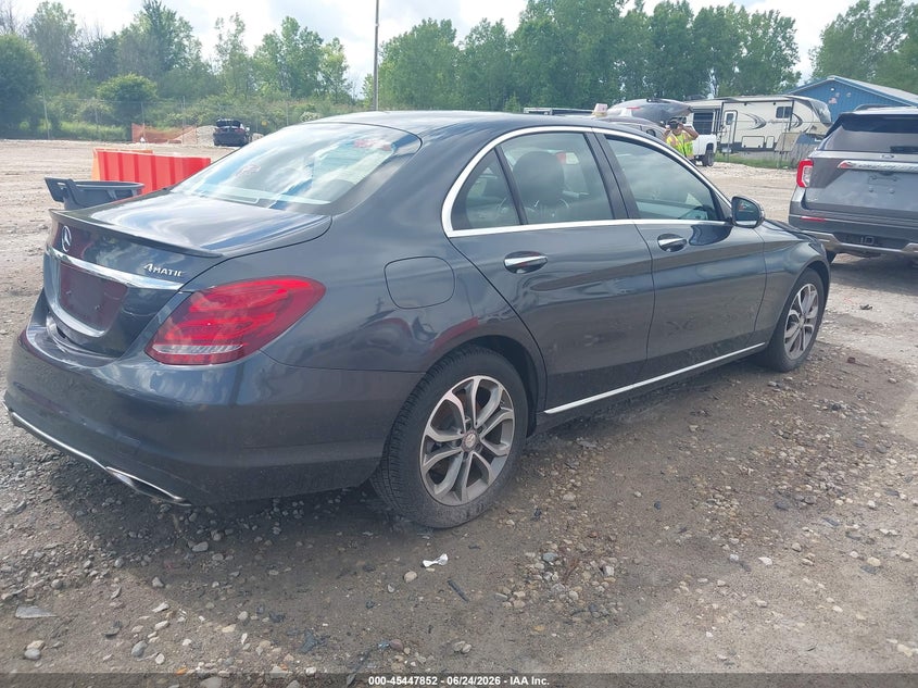 2016 Mercedes-benz C-klasse VIN 55SWF4KB5GU102855 IAAI salvage auction — REAR END, Clear (Wisconsin), sold $2,550 on 2026-07-19 (photo 4)