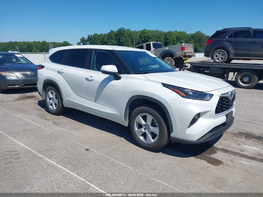 2023 Toyota Highlander VIN 5TDZARAH1PS518705 IAAI salvage auction — SIDE, Salvage (Indiana), sold $11,400 on 2026-07-30 (photo 1)