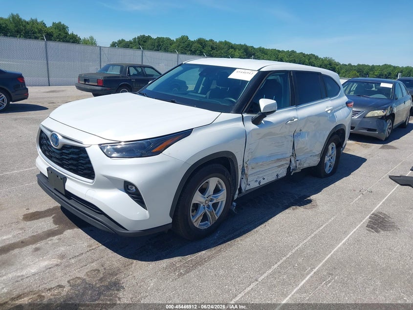 2023 Toyota Highlander VIN 5TDZARAH1PS518705 IAAI salvage auction — SIDE, Salvage (Indiana), sold $11,400 on 2026-07-30 (photo 2)