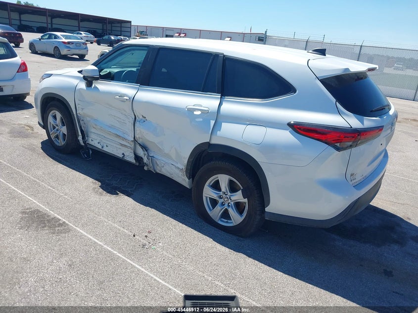 2023 Toyota Highlander VIN 5TDZARAH1PS518705 IAAI salvage auction — SIDE, Salvage (Indiana), sold $11,400 on 2026-07-30 (photo 3)