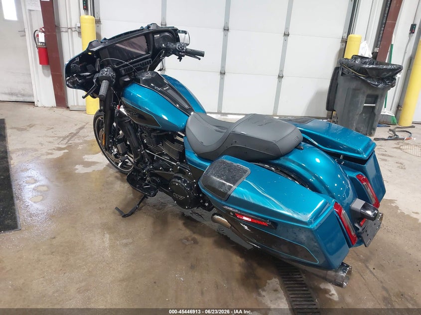 2026 Harley-davidson Street glide VIN 1HD1KB71XTB604011 IAAI salvage auction — ROLLOVER, Salvage Title, sold $10,300 on 2026-07-30 (photo 3)