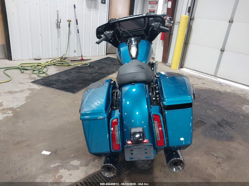 2026 Harley-davidson Street glide VIN 1HD1KB71XTB604011 IAAI salvage auction — ROLLOVER, Salvage Title, sold $10,300 on 2026-07-30 (photo 6)