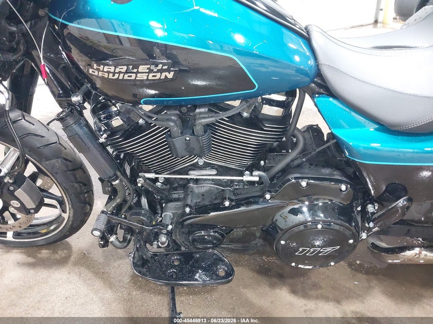 2026 Harley-davidson Street glide VIN 1HD1KB71XTB604011 IAAI salvage auction — ROLLOVER, Salvage Title, sold $10,300 on 2026-07-30 (photo 9)
