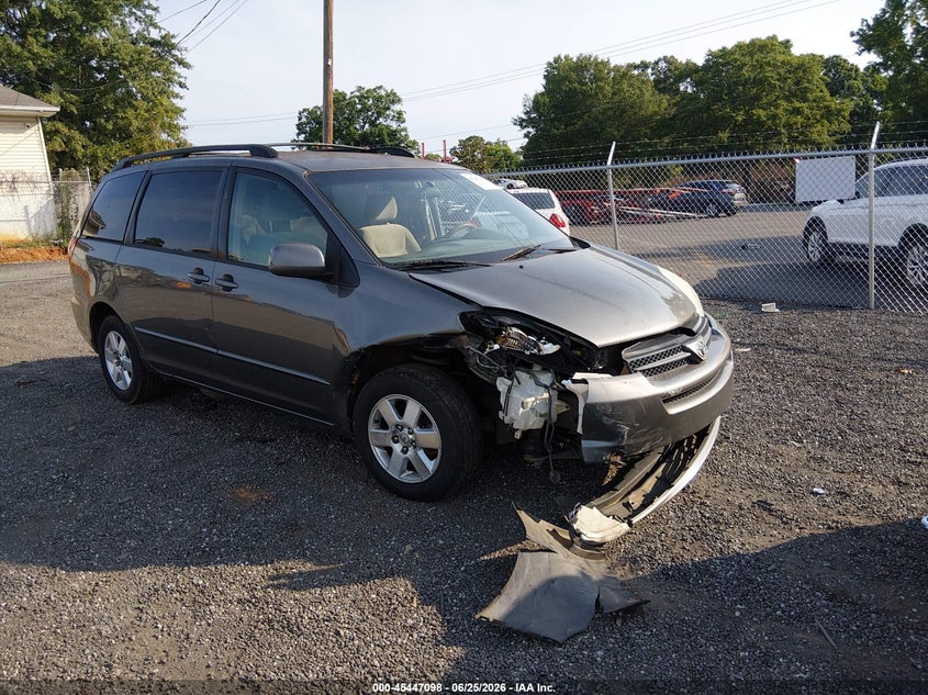 2004 Toyota Sienna VIN 5TDZA22C44S113542 IAAI salvage auction — RIGHT SIDE, Salvage (South Carolina), sold $625 on 2026-07-28 (photo 1)