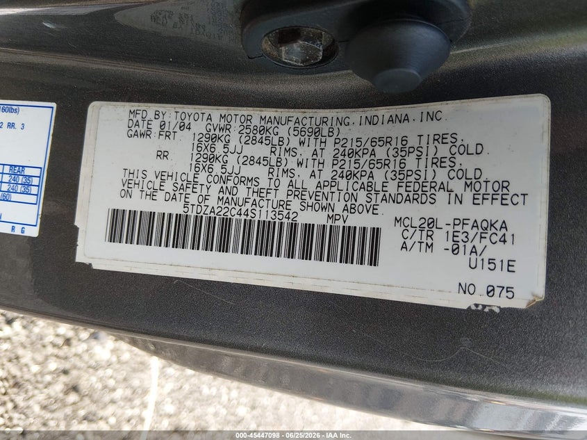 2004 Toyota Sienna VIN 5TDZA22C44S113542 IAAI salvage auction — RIGHT SIDE, Salvage (South Carolina), sold $625 on 2026-07-28 (photo 9)