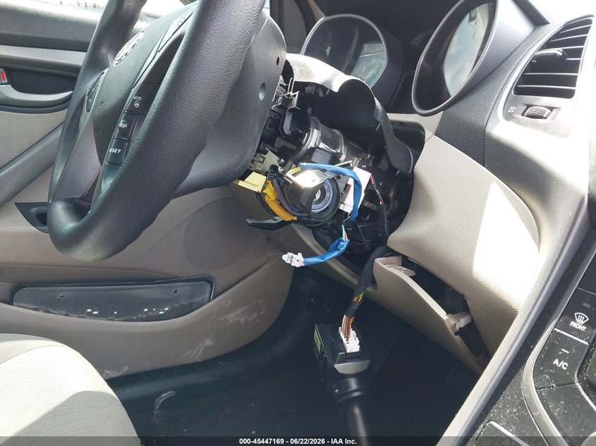 2015 Hyundai Elantra VIN KMHDH4AEXFU358148 IAAI salvage auction — THEFT, Salvage Title, sold $950 on 2026-07-22 (photo 6)