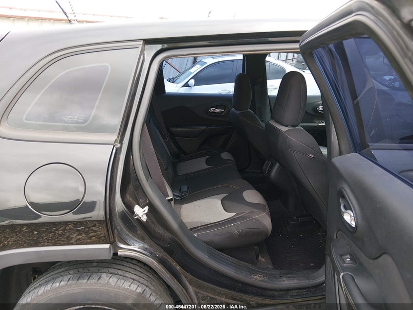 2016 Jeep Cherokee VIN 1C4PJLAB6GW282004 IAAI salvage auction — HAIL, Clear (Arkansas), sold $1,700 on 2026-07-18 (photo 8)