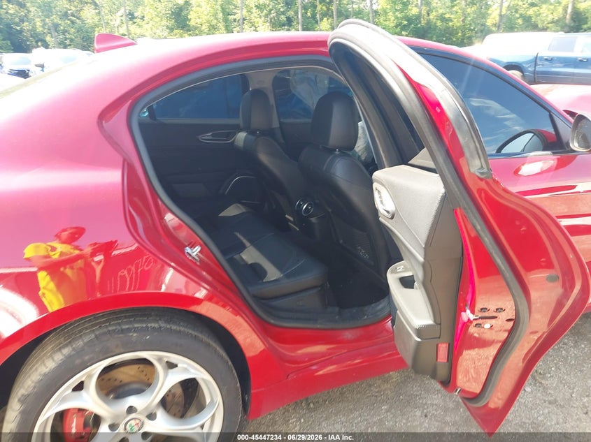 2019 Alfa romeo Giulia VIN ZARFANBN8K7601220 IAAI salvage auction — FRONT END, Salvage Title, sold $875 on 2026-08-01 (photo 8)
