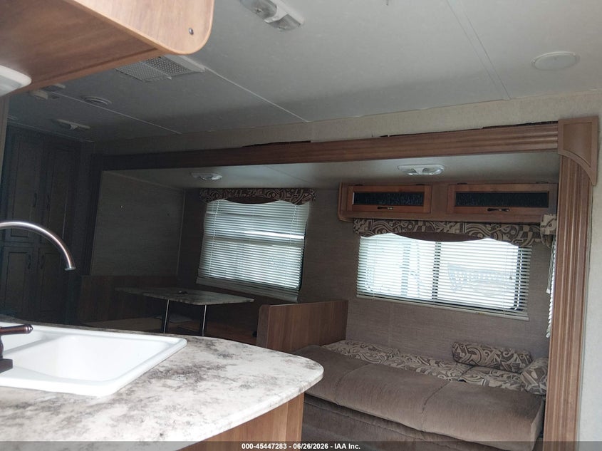 2014 Coachmen Catalina VIN 5ZT2CAUB6EA017113 IAAI salvage auction — HAIL, Clear (Arkansas), sold $1,500 on 2026-07-23 (photo 5)