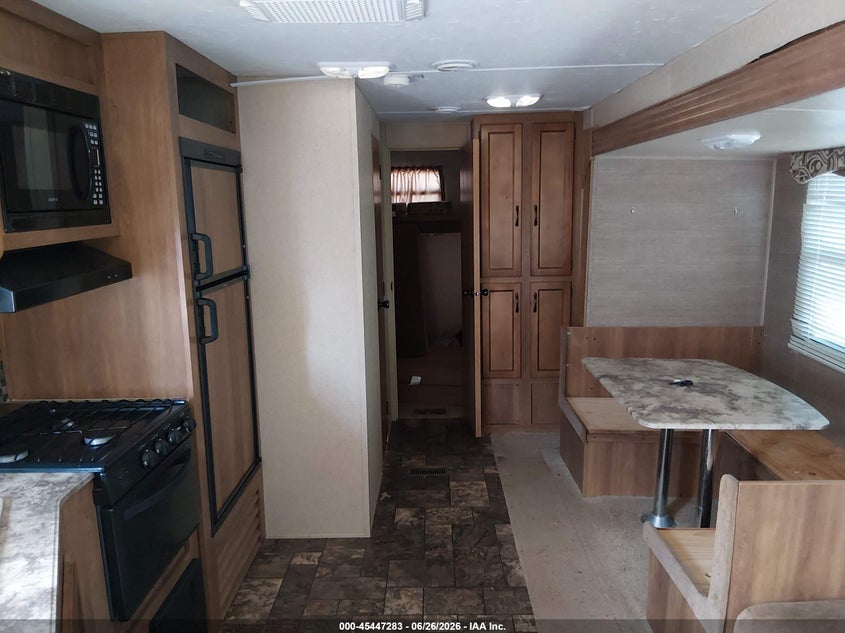 2014 Coachmen Catalina VIN 5ZT2CAUB6EA017113 IAAI salvage auction — HAIL, Clear (Arkansas), sold $1,500 on 2026-07-23 (photo 8)