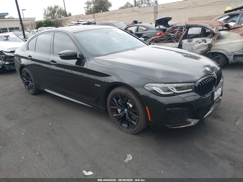 2022 BMW 5er VIN WBA13AG00NCK12102 IAAI salvage auction — REAR END, Salvage Title, sold $22,300 on 2026-07-13 (photo 1)