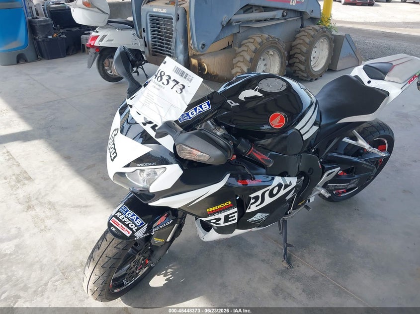 2010 Honda Cbr1000 VIN JH2SC5915AK200071 IAAI salvage auction — SIDE, Bill Of Sale (Washington), sold $3,600 on 2026-07-15 (photo 2)