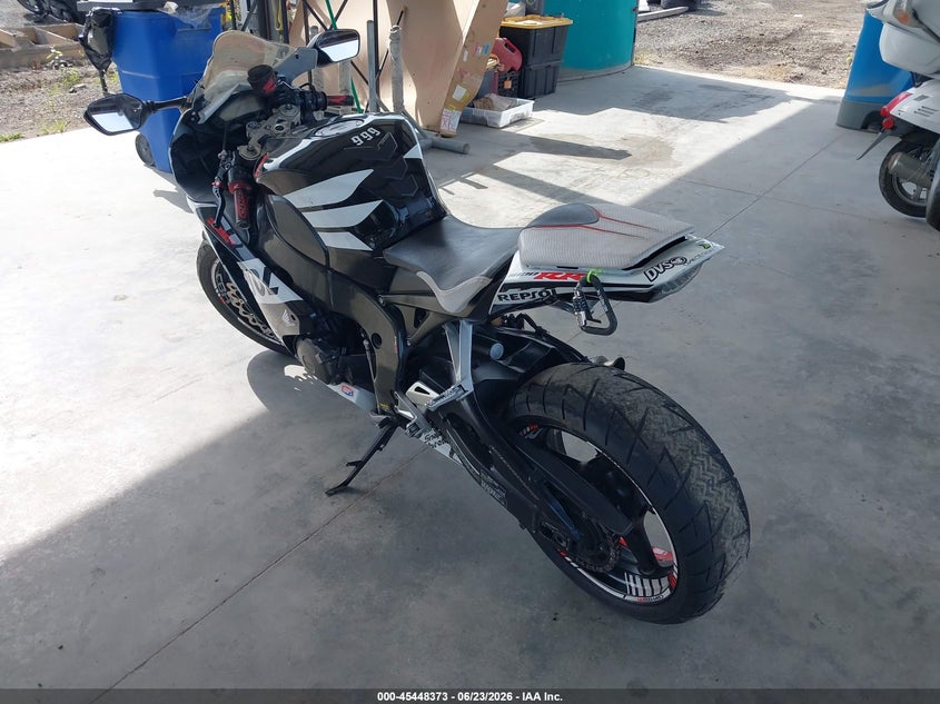 2010 Honda Cbr1000 VIN JH2SC5915AK200071 IAAI salvage auction — SIDE, Bill Of Sale (Washington), sold $3,600 on 2026-07-15 (photo 3)