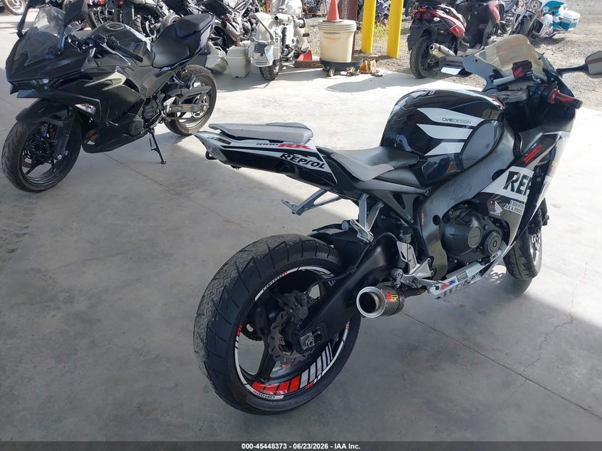 2010 Honda Cbr1000 VIN JH2SC5915AK200071 IAAI salvage auction — SIDE, Bill Of Sale (Washington), sold $3,600 on 2026-07-15 (photo 4)