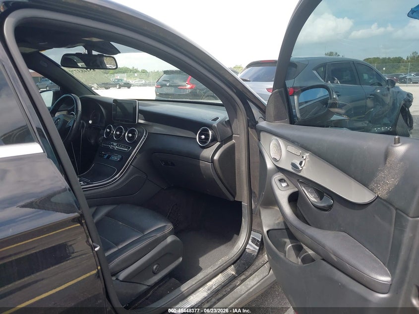 2019 Mercedes-benz Glc coupe VIN WDC0J4KB0KF569962 IAAI salvage auction — FRONT END, Rebuildable (Florida), sold $5,300 on 2026-07-30 (photo 5)
