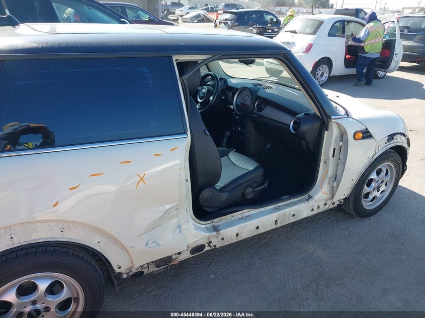 2013 Mini Hard top VIN WMWSU3C50DT679811 IAAI salvage auction — RIGHT SIDE, Salvage (California), sold $1,500 on 2026-07-15 (photo 6)