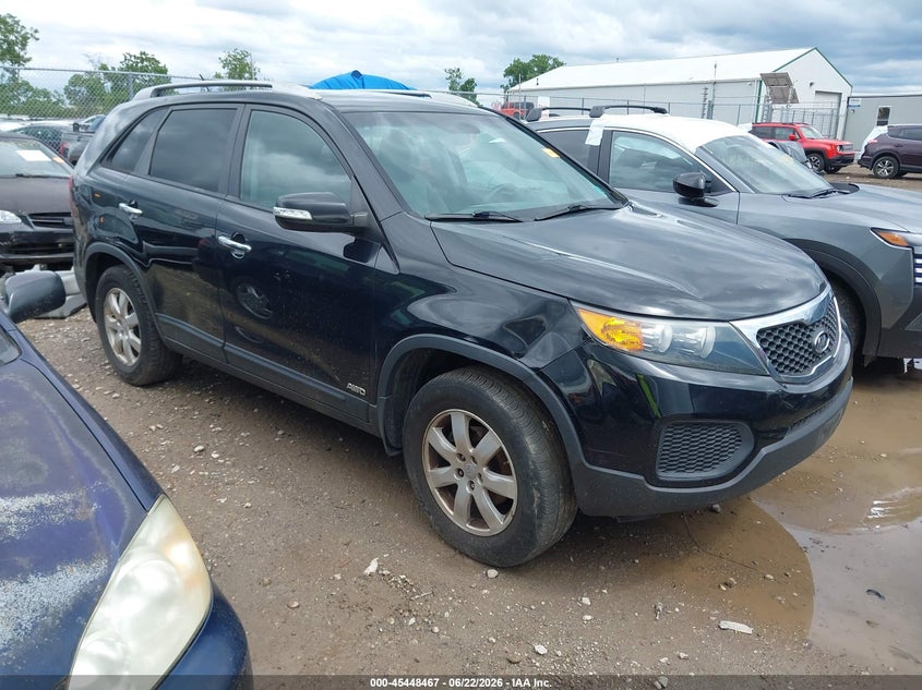2013 Kia Sorento VIN 5XYKTDA22DG327510 IAAI salvage auction — FRONT & REAR, Original (Ohio), sold $1,100 on 2026-07-16 (photo 1)