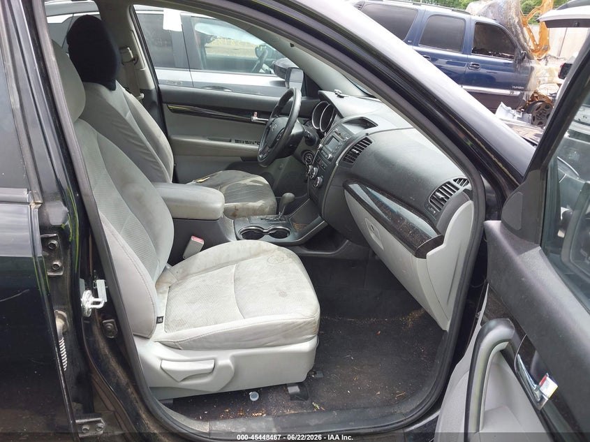 2013 Kia Sorento VIN 5XYKTDA22DG327510 IAAI salvage auction — FRONT & REAR, Original (Ohio), sold $1,100 on 2026-07-16 (photo 5)