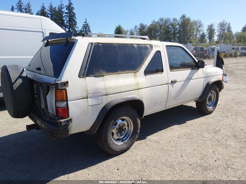 1988 Nissan Pathfinder VIN JN8HD16Y6JW001389 IAAI salvage auction — NORMAL WEAR, Clear-Dealer Only (Arizona), sold $375 on 2026-07-29 (photo 4)