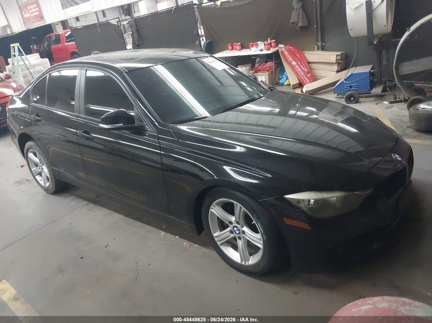 2015 BMW 3er VIN WBA3B5G50FNS19328 IAAI salvage auction — FRONT END, Salvage Title, sold $1,100 on 2026-08-18 (photo 1)