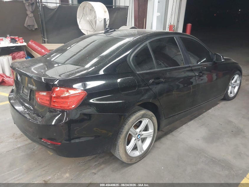 2015 BMW 3er VIN WBA3B5G50FNS19328 IAAI salvage auction — FRONT END, Salvage Title, sold $1,100 on 2026-08-18 (photo 4)