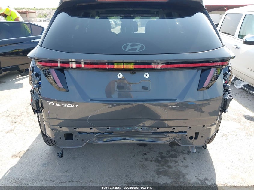2025 Hyundai Tucson VIN 5NMJC3DE7SH592244 IAAI salvage auction — REAR END, Salvage Title, sold $11,300 on 2026-09-02 (photo 6)